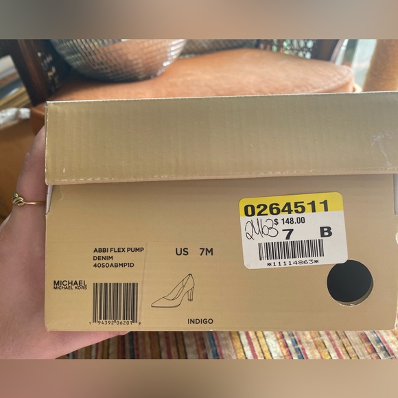 Michael Michael Kors Abbi Flex Pump. - Picture 7 of 11